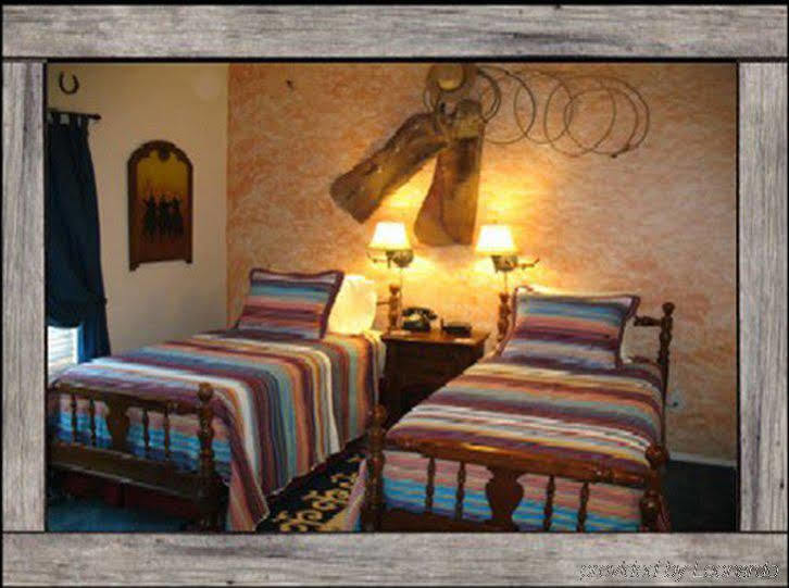 Desert Sol Bed & Breakfast Tucson Bagian luar foto